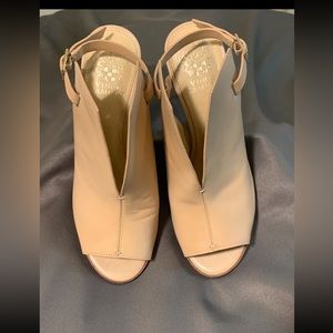 Vince Camuto * 3” heel (size 9.5) A cutout at the center modern open toe bootie.